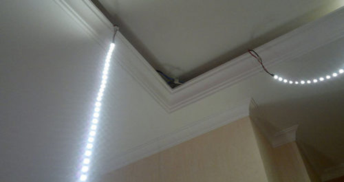 Крепеж светодиодной ленты на потолок